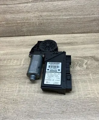 Audi A4 S4 B6 8E 8H Front door window regulator motor 8E1959801B 5WK47002BBF 105840103