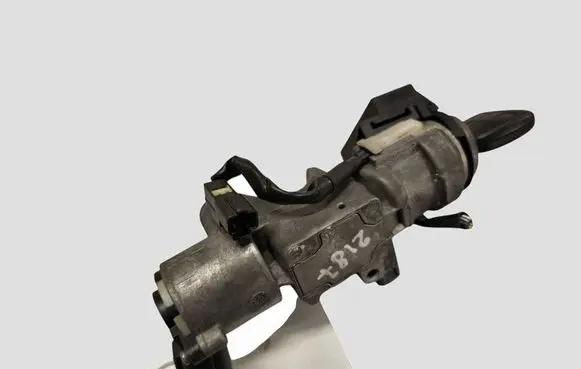 Toyota Avensis T250 Ignition lock N05015178