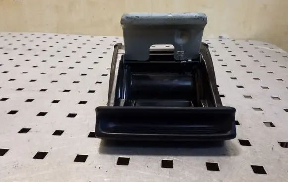 Opel Frontera B Car ashtray