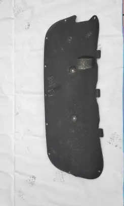 Engine bonnet/hood sound/heat insulation