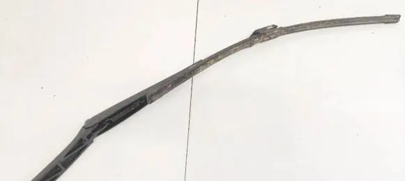 Volkswagen PASSAT B6 Front wiper blade arm 3C1955409C