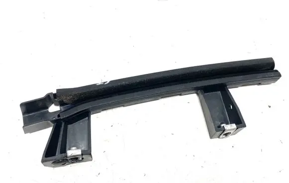 Chevrolet Volt I Front door windshield rail 61862