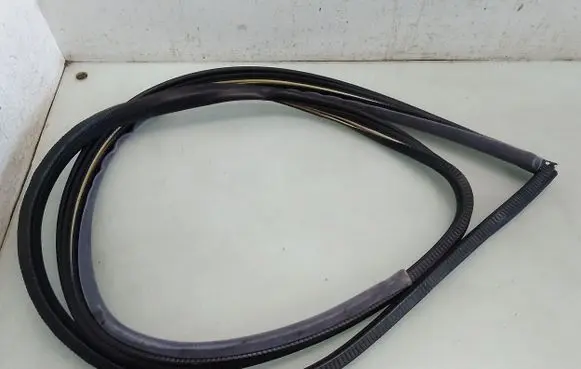 Audi A8 S8 D2 4D Front door rubber seal 