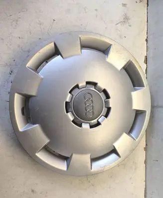 Audi A6 S6 C5 4B R15 wheel hub/cap/trim 8E0601147A