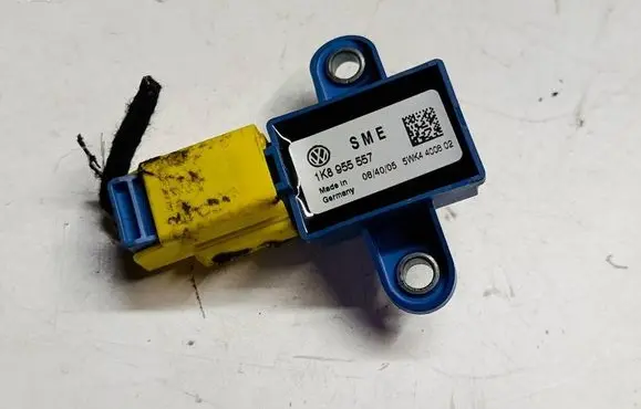 Volkswagen Scirocco Airbag deployment crash/impact sensor 1K8955557T1 1K8955557 5WK4400802