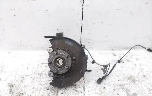 Toyota Prius (XW30) Front wheel hub spindle knuckle