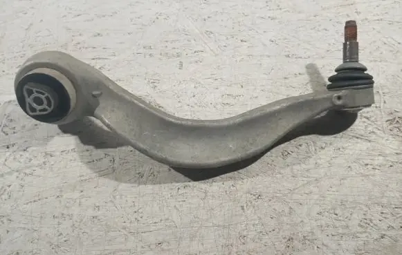 BMW 5 G30 G31 Front lower control arm/wishbone 6861165