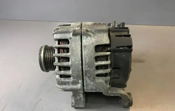 BMW 1 F20 F21 Generator/alternator 7823343 12317823343