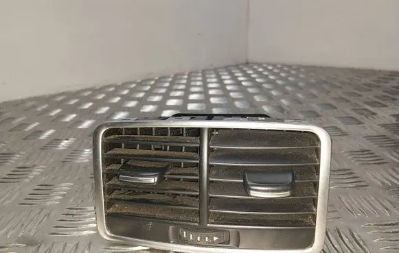 Rear air vent grill