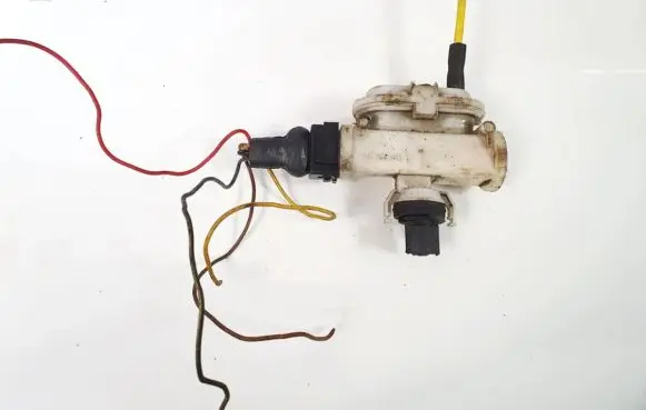 Volkswagen PASSAT B4 Central locking vacuum pump 357862153h