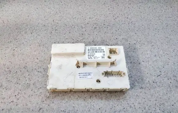 Mercedes-Benz E A207 SAM control unit A2079004400