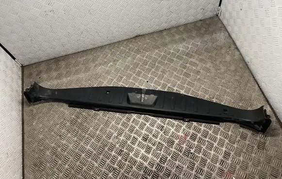 BMW X3 E83 Tailgate/boot lid lock trim 
