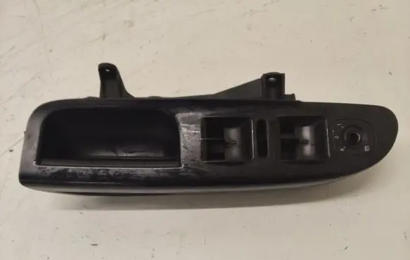 Volkswagen PASSAT B6 Front door interior handle trim 3C1867179