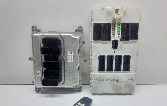 BMW 3 F30 F35 F31 Engine ECU kit and lock set 8625241 0261S10136 9325656