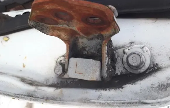 Mazda 323 Front door upper hinge