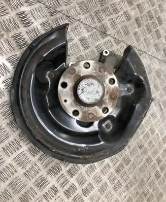Volkswagen PASSAT B7 Rear wheel hub
