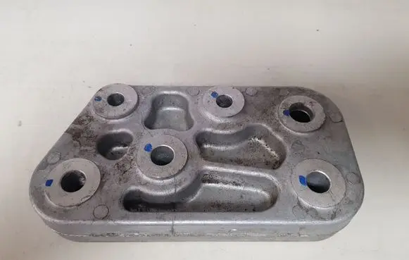 Fiat 500E Engine mounting bracket 68110769AC