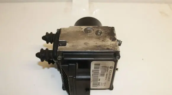 Volkswagen PASSAT B6 ABS Pump 3C0614095P