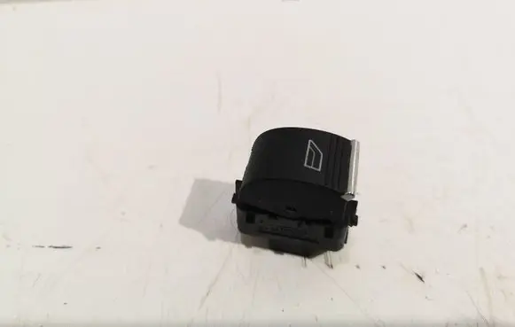 Ford Focus Tailgate glass/window release handle 