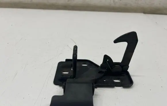 Volkswagen Touareg I Engine bonnet/hood lock/latch loop/hook 