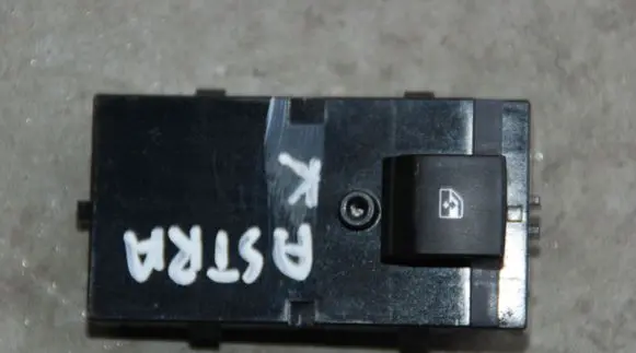 Opel Astra K Tailgate/trunk/boot open switch 13408448PRAWYPRZOD