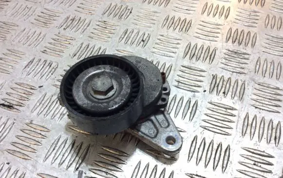 Volkswagen Golf VII Generator/alternator belt tensioner 04L903315A
