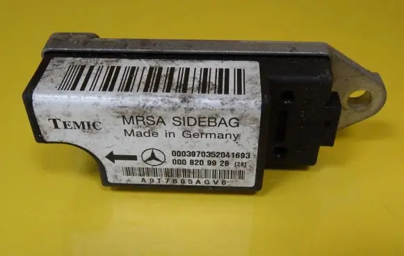 Mercedes-Benz E W210 Airbag deployment crash/impact sensor 0008209926