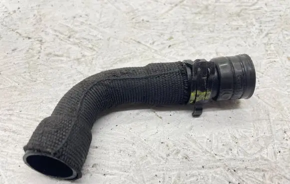 Volkswagen PASSAT B5.5 Breather hose/pipe 038103493AE