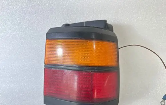 Volkswagen PASSAT B3 Rear/tail lights 333945257