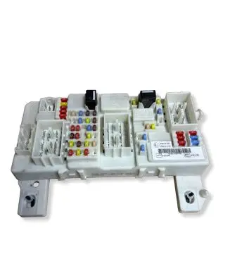 Ford Focus Fuse module 7M5T14A073DG 519243703 00094701