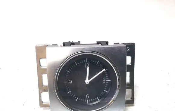Volkswagen PASSAT B7 Clock 194805812