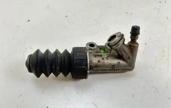 Mazda 5 Clutch slave cylinder DE68038
