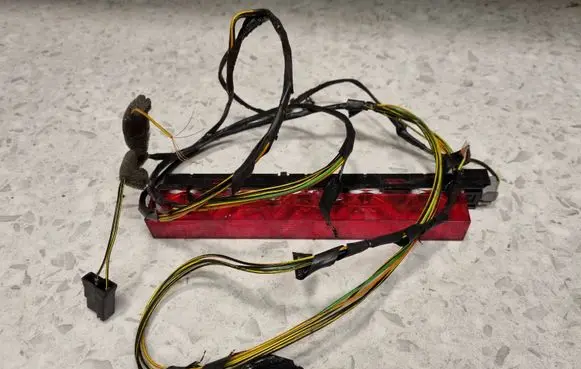 Ford Focus Third/center stoplight 1S7113A613AE
