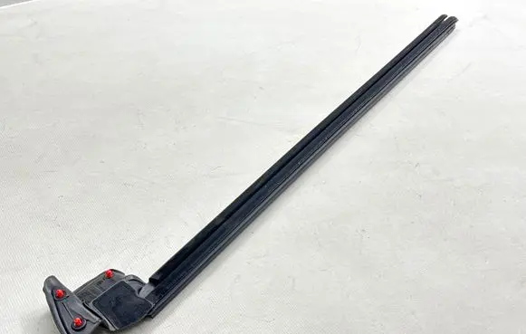 Tesla Model Y Juniper Rubber seal front coupe door 150006200H