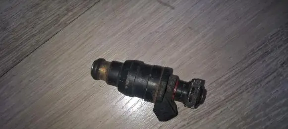 BMW 7 E38 Fuel injector 1747406 d3763fa