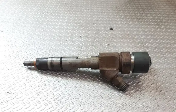 Volvo S40, V40 Fuel injector 7700111014 0445110021