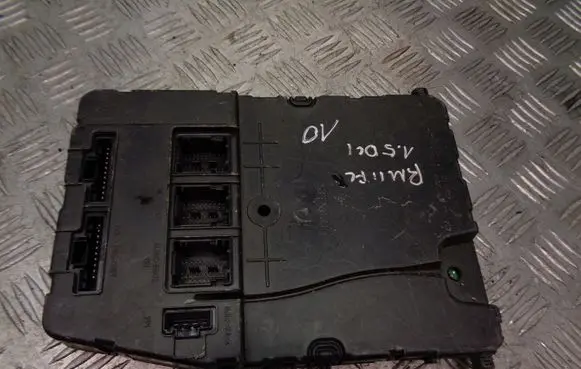 Renault Megane II High voltage junction box 8200606828