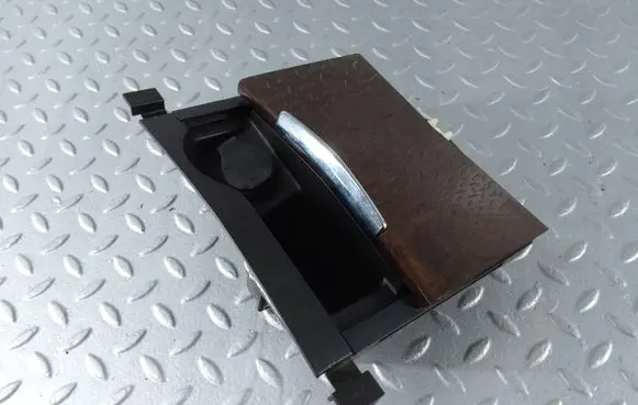 Cadillac XTS Car ashtray 20998385 820N385 22968059