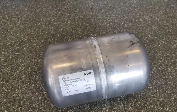 Mercedes-Benz ML W166 Air suspension tank/reservoir A1663200115