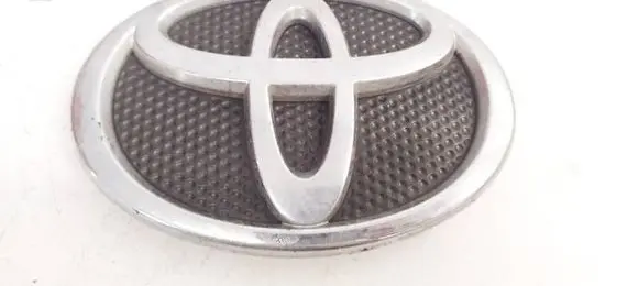 Toyota Corolla Verso AR10 Manufacturer badge logo/emblem 753010F010
