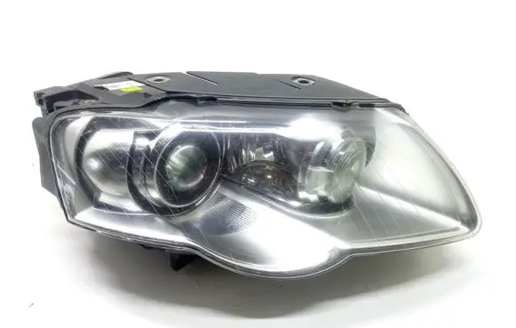 Volkswagen PASSAT B6 Headlight/headlamp
