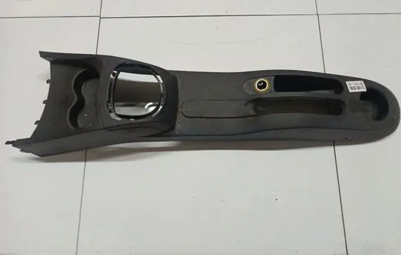 Renault Clio III Center console 8200407985