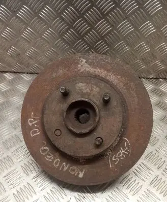 Ford Mondeo MK II Front wheel hub