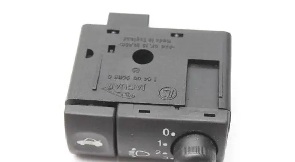 Jaguar XJ X40 Tailgate/boot open switch button 10400961150
