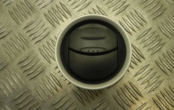 Rear air vent grill