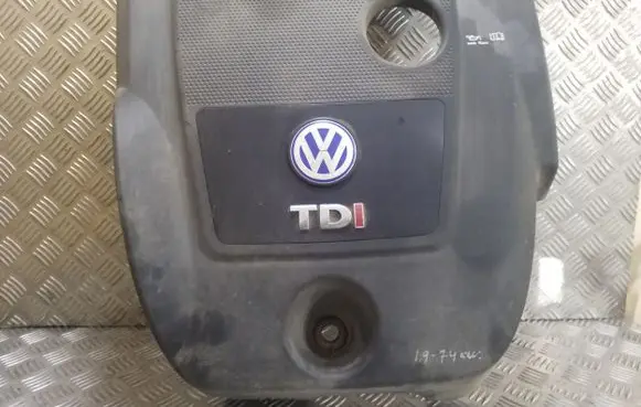 Volkswagen Golf IV Engine cover (trim) 038103925A