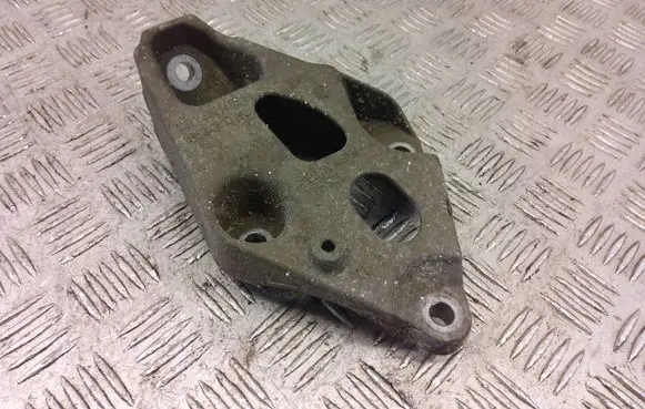 BMW 2 F22 F23 Engine mounting bracket 6859415