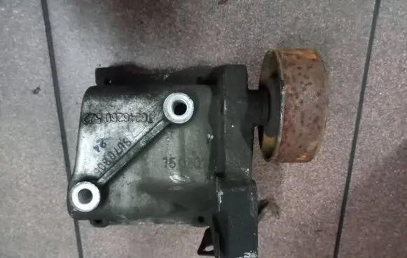 Toyota Hilux (AN10, AN20, AN30) A/C compressor mount bracket TG246260522