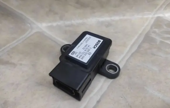 BMW 5 E39 ESP acceleration yaw rate sensor 34526753694 0022527 0265005248