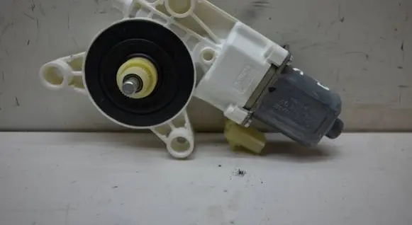 Chrysler Town & Country V Rear door window regulator motor 3018077D 3018077